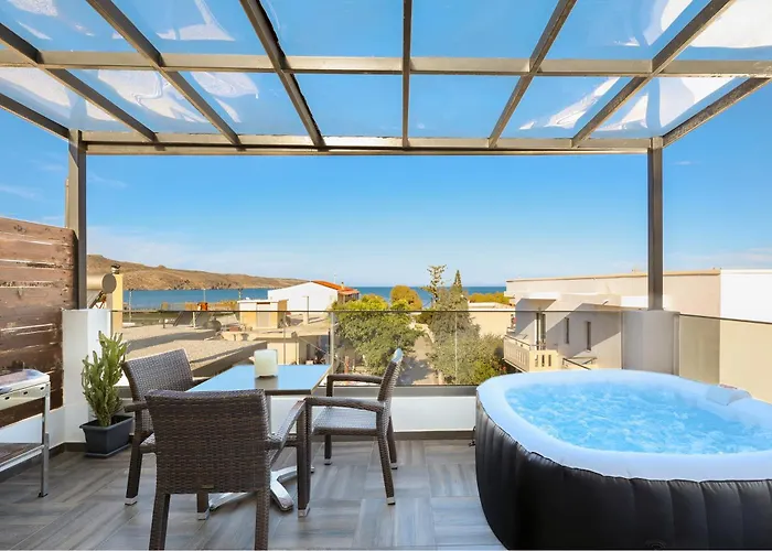 Villa Cicada Chania, Steps From The Beach, Car Included